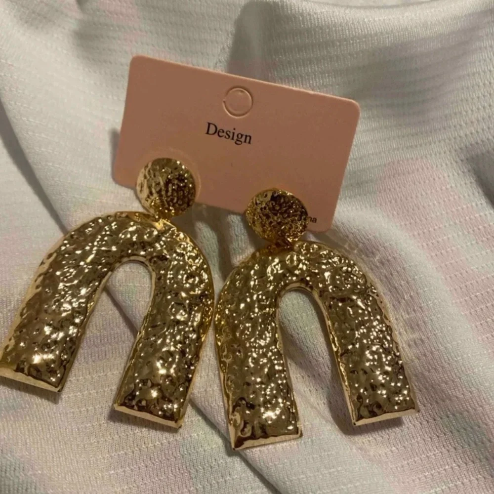 Gold Arch Geometric Drop Earrings
